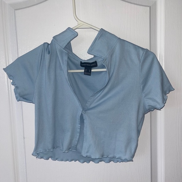 Light Blue Ribbed Cropped Button-Up Top - Picture 1 of 2